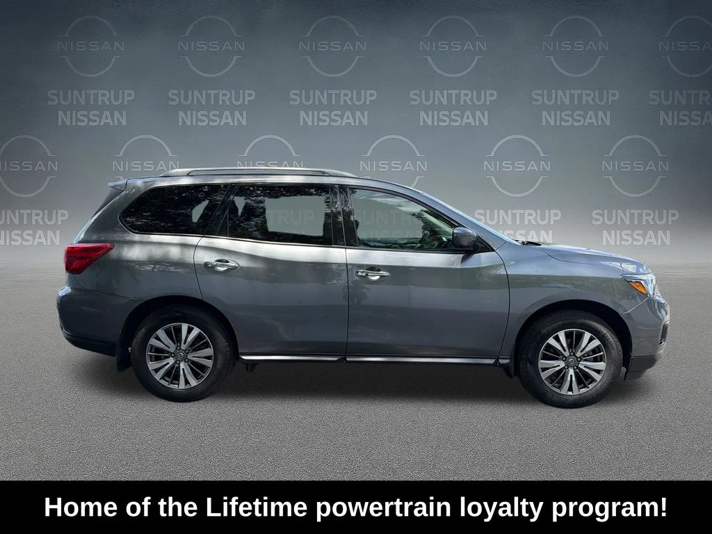 Used 2020 Gray Nissan S image 7