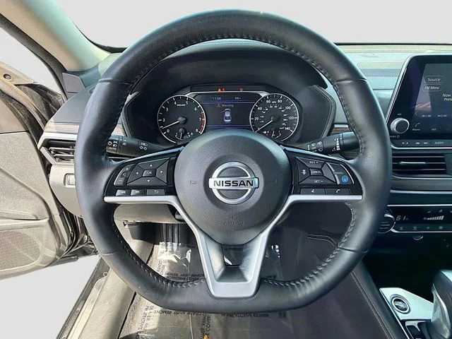 Used 2021 Black Nissan 2.5 SL image 11