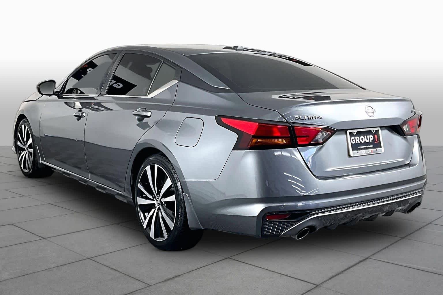 Used 2020 Gun Metallic Nissan 2.5 SR image 12