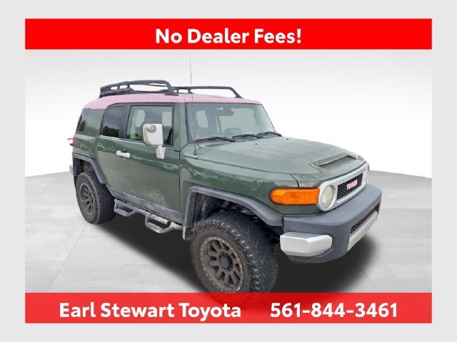 Used 2014 Green Toyota Base image 1