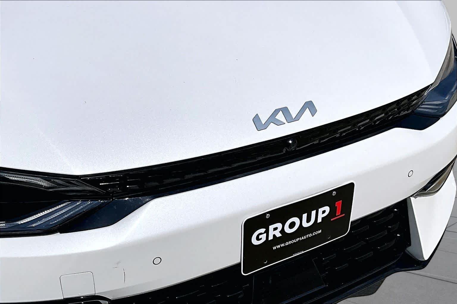 Used 2024 Snow White Pearl Kia GT-Line image 27