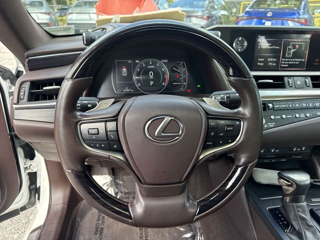 2021 Lexus ES 350 - Photo 14