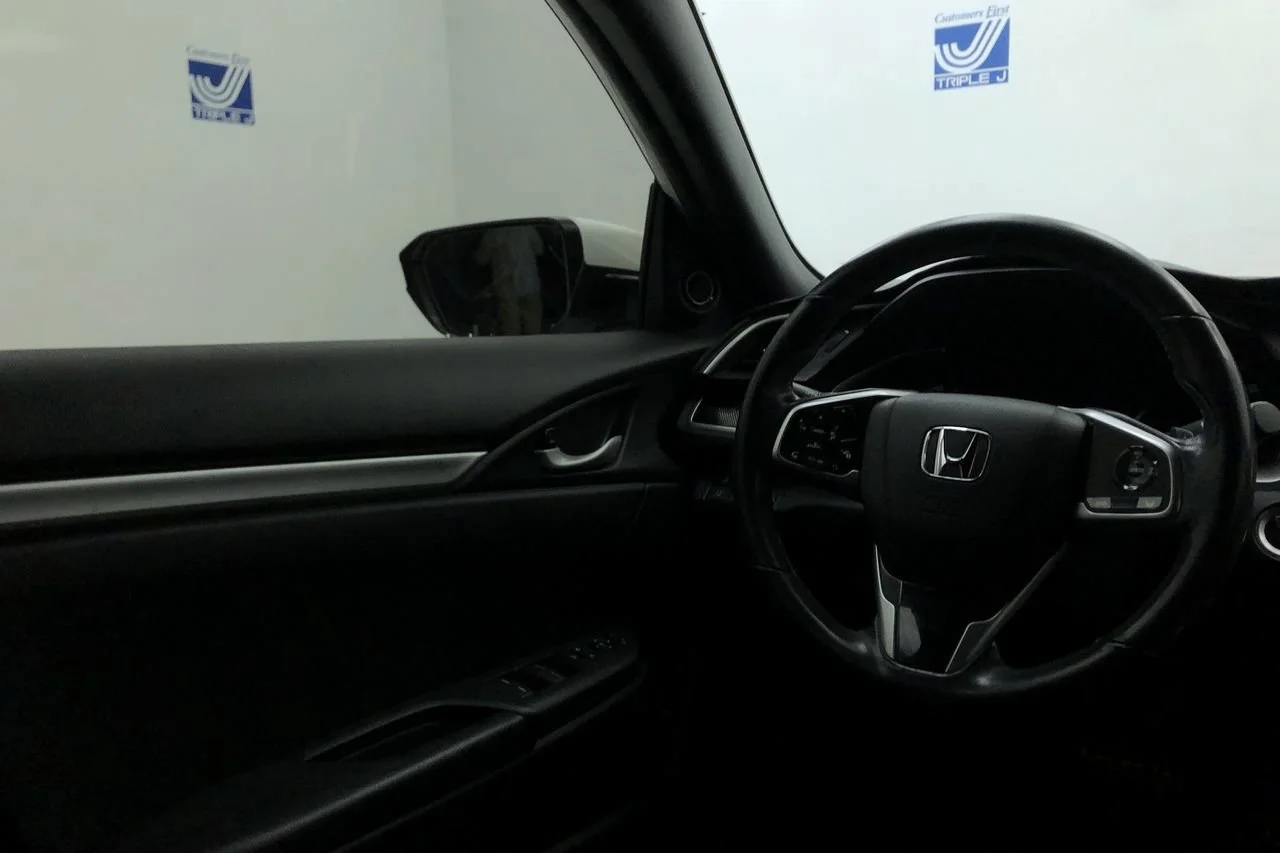 Used 2020 Platinum White Pearl Honda Sport image 17