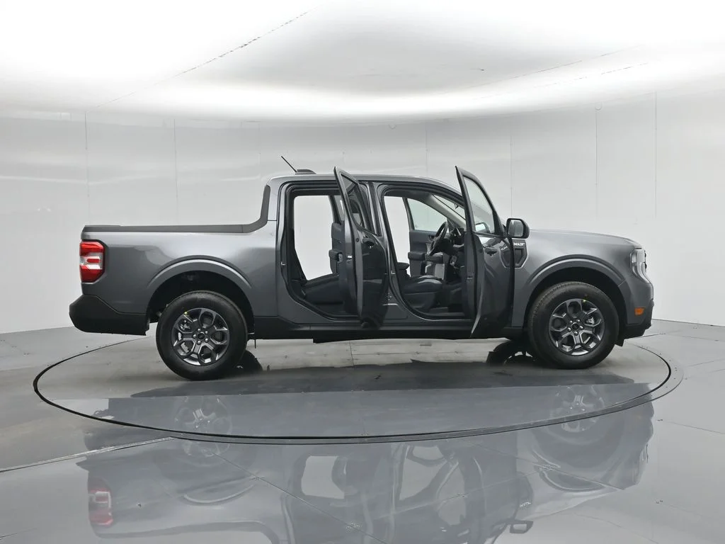 New 2026 Carbonized Gray Metallic Ford XLT image 27