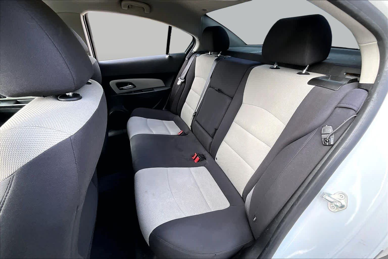 Used 2014 Summit White Chevrolet LS image 18