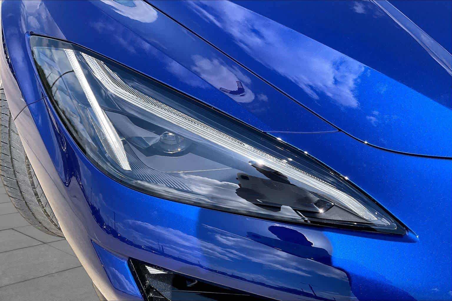 Used 2027 Admiral Blue Metallic Chevrolet 2LT image 12