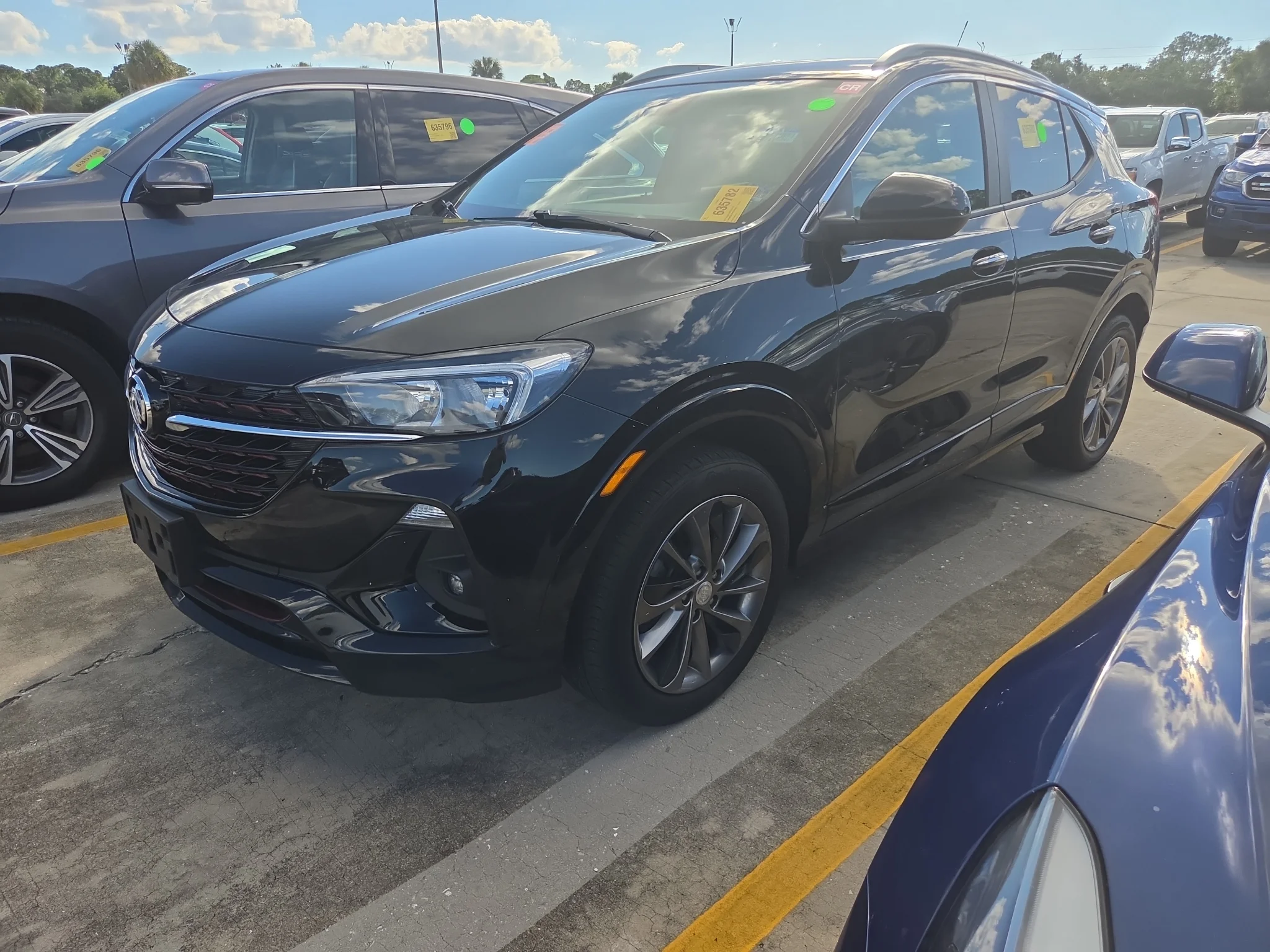 Used 2021 Ebony Twilight Metallic Buick Select image 2