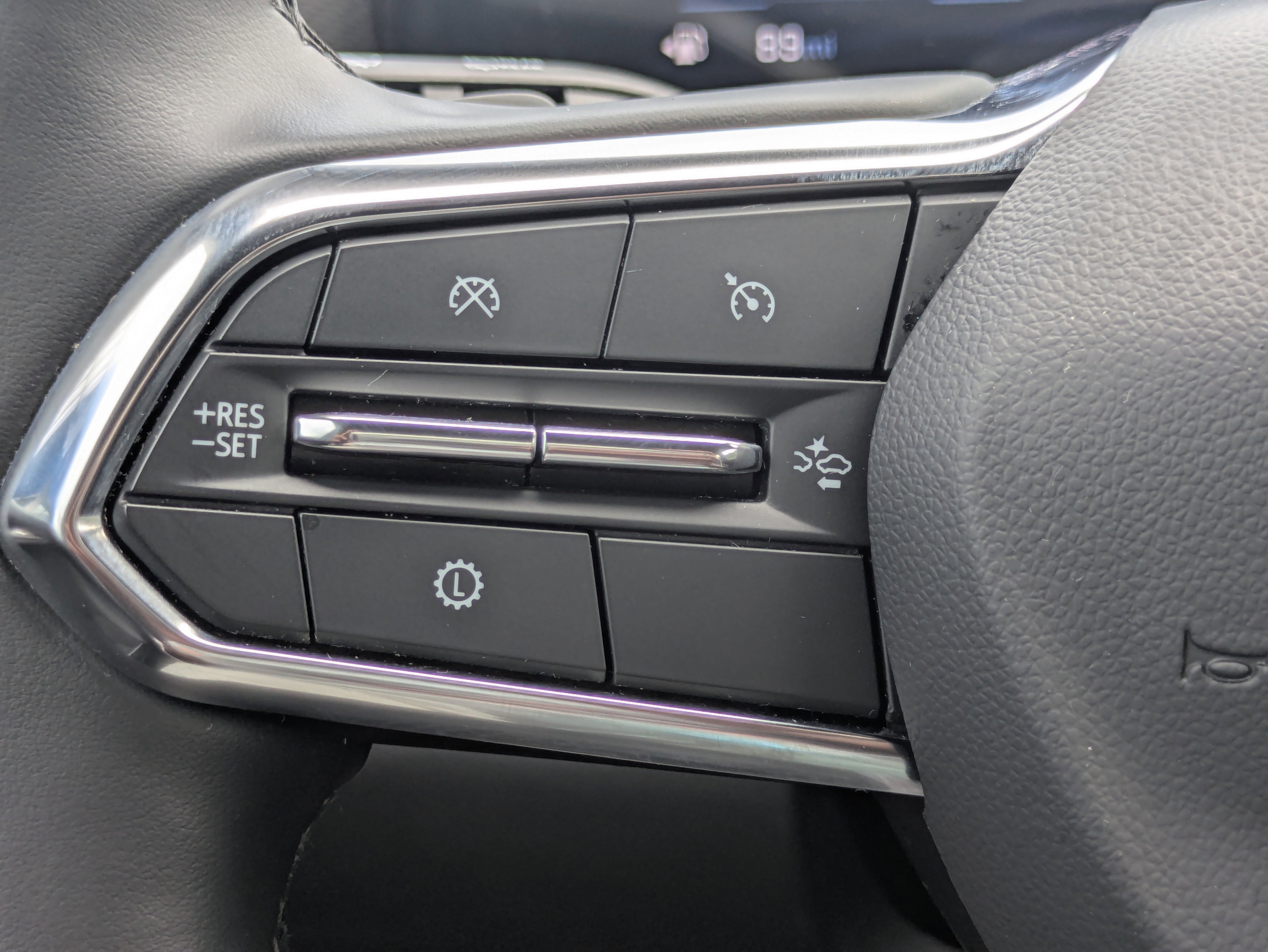 Used 2026 Sterling Gray Metallic Chevrolet FWD LT image 31