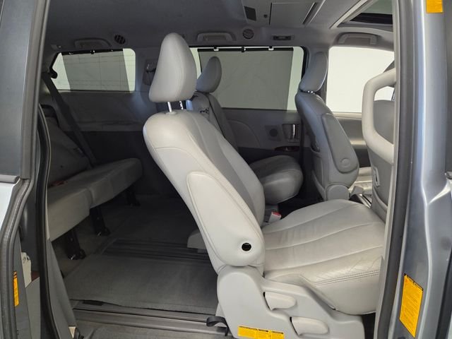 Used 2013 Silver Toyota XLE image 16