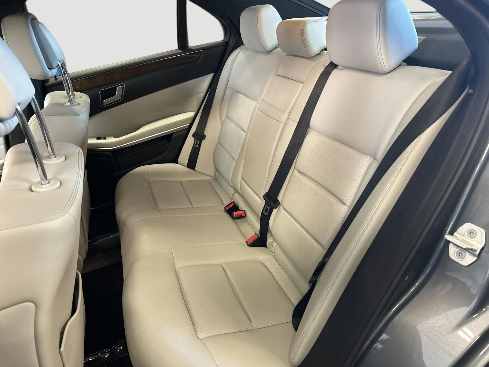 Used 2016 Selenite Grey Metallic Mercedes-Benz E 350 Sport image 27