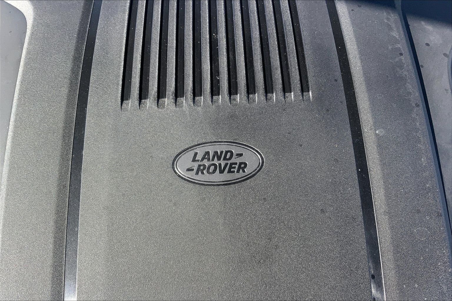 New 2026 Fuji White Land Rover Dynamic SE image 17