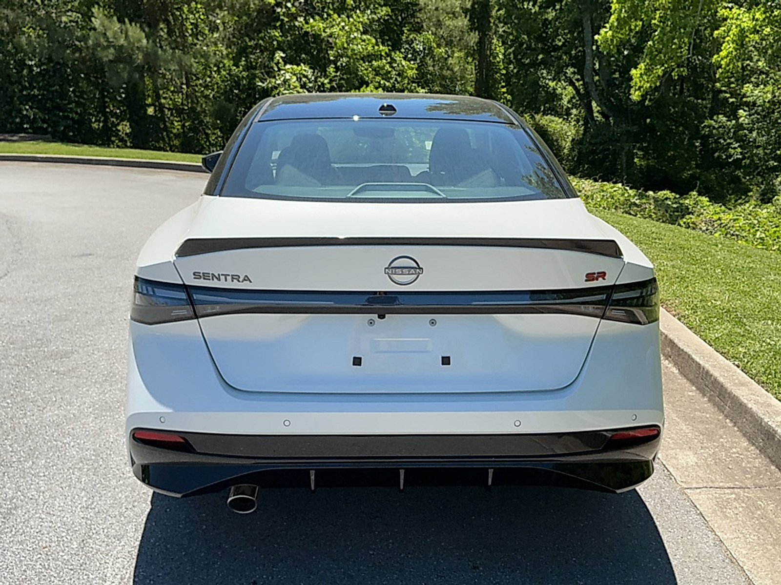 New 2026 Aspen White Tricoat/Super Black Nissan SR image 16