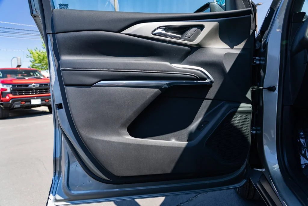 New 2026 Sterling Gray Metallic Chevrolet LT image 22