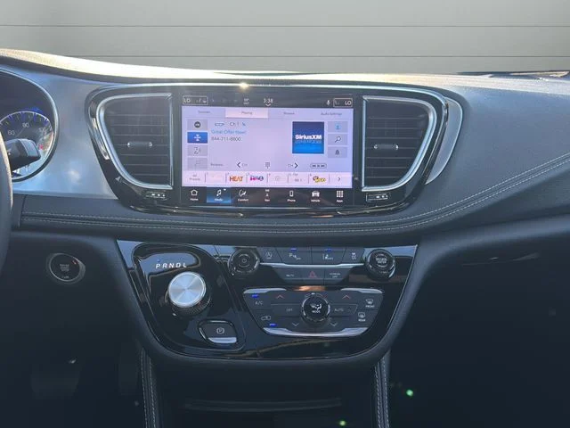 2026 Chrysler Pacifica Limited - Photo 16