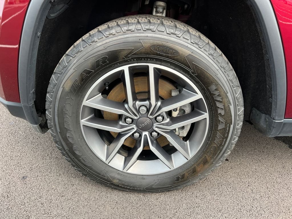 Used 2022 Red Jeep Limited image 29