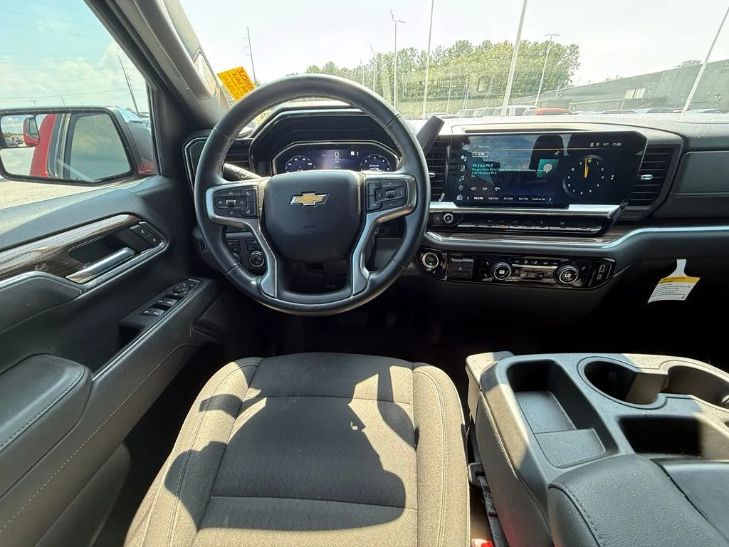 Used 2023 Red Chevrolet LT image 10