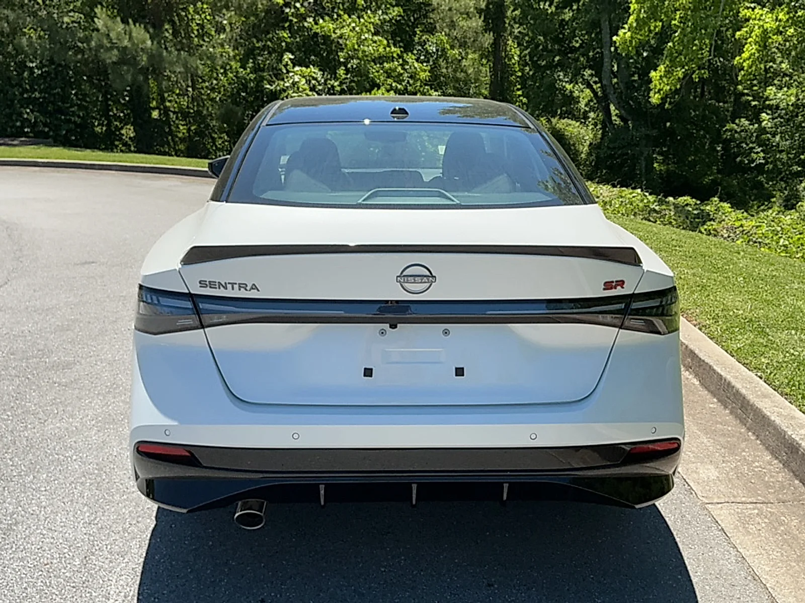 New 2026 Aspen White Tricoat/Super Black Nissan SR image 16