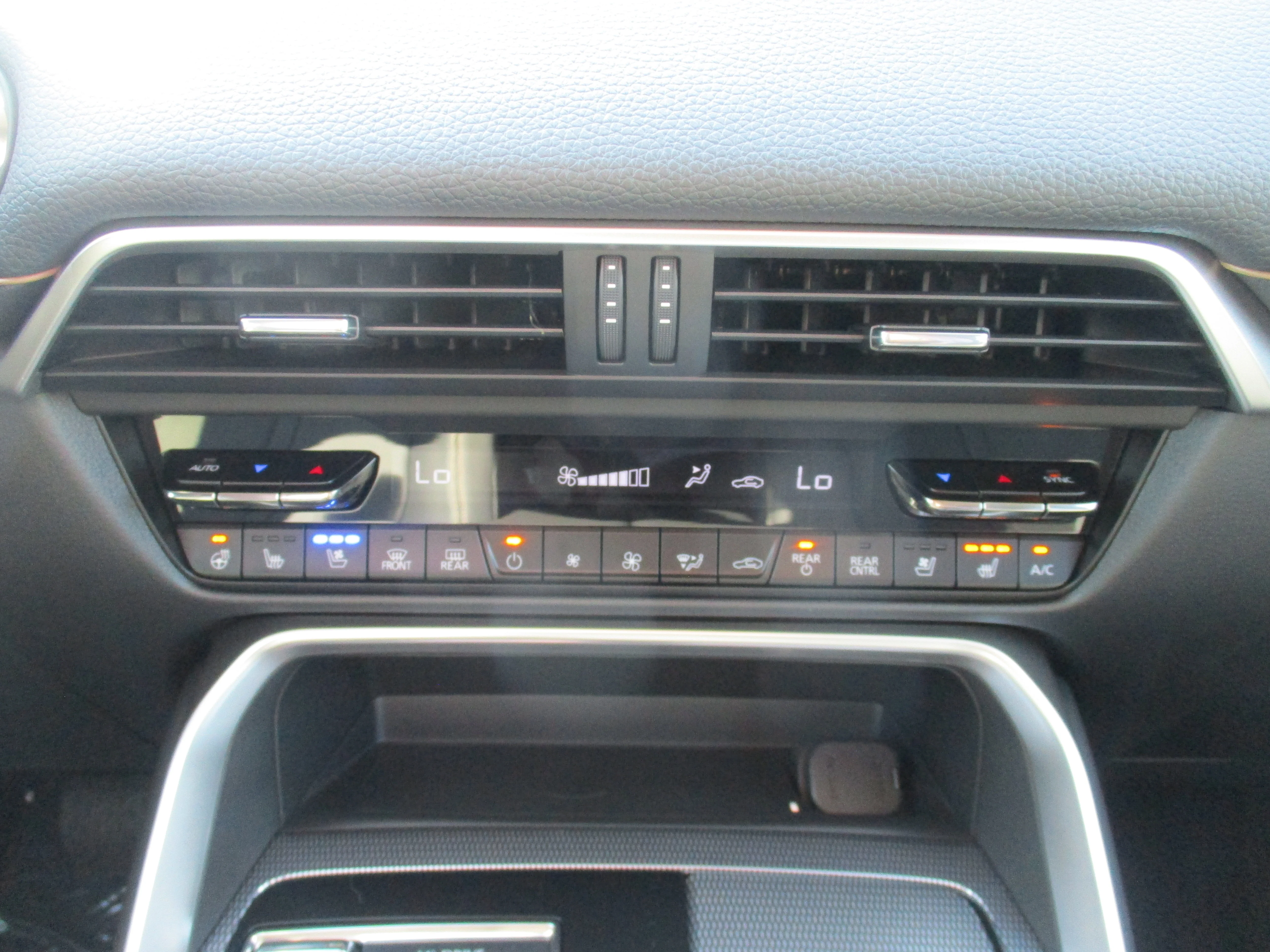 2026 Mazda CX-90 Preferred Package - Photo 14