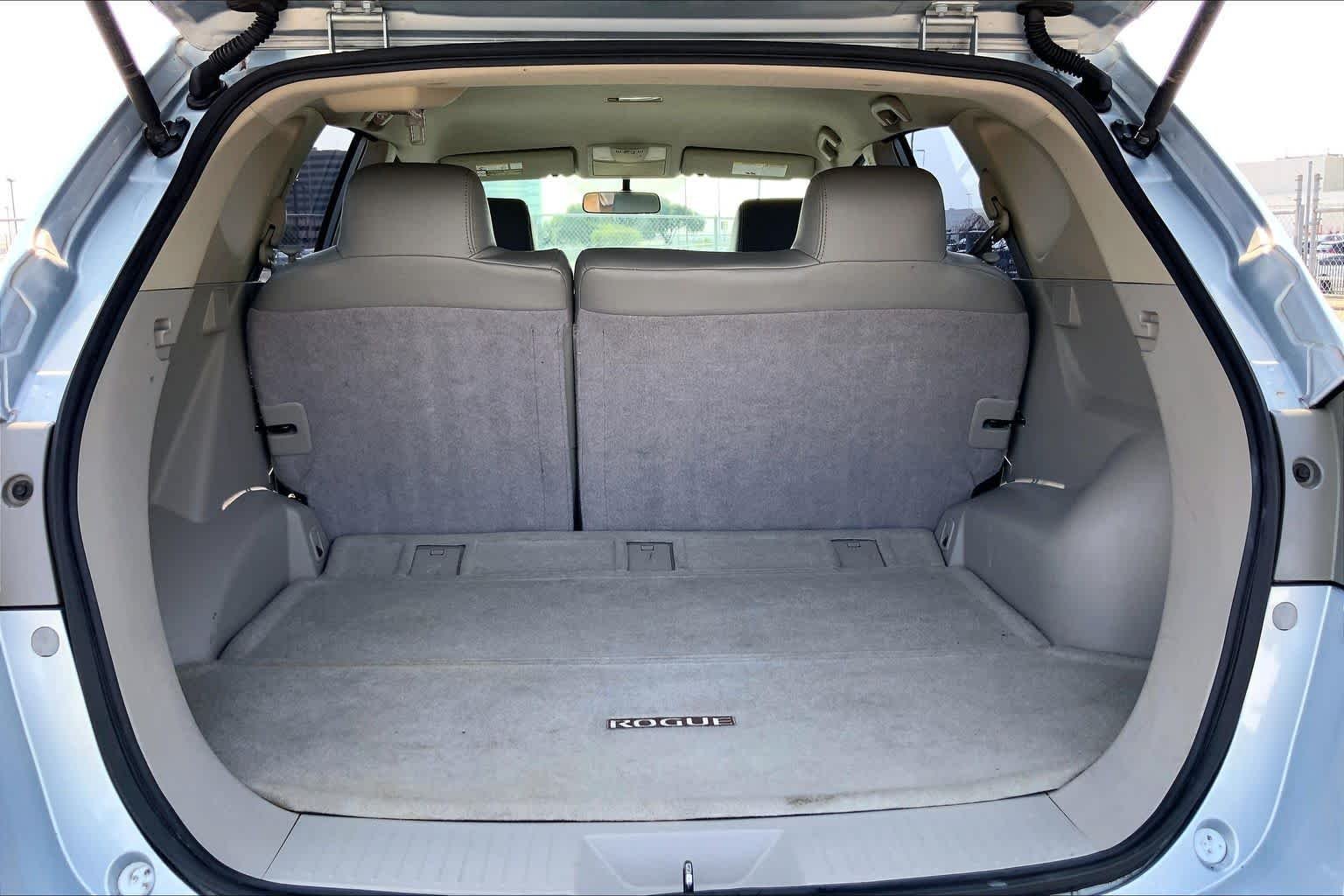Used 2014 Frosted Steel Nissan S image 34