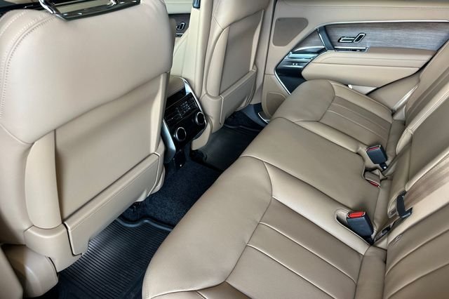 New 2027 Carpathian Grey Land Rover SE image 11
