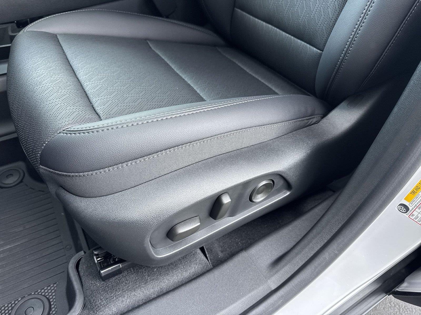 2027 Chevrolet Equinox LT - Photo 24