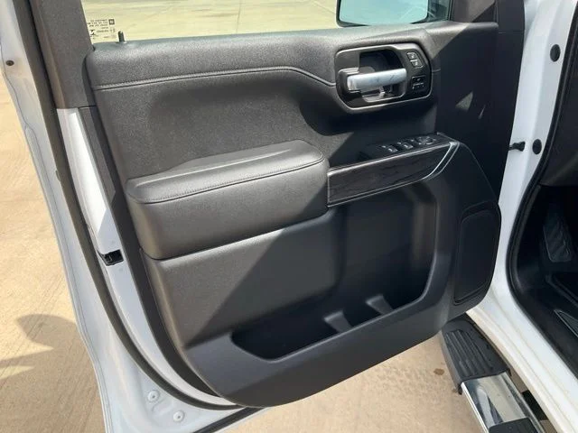 Used 2021 White Chevrolet LTZ image 5