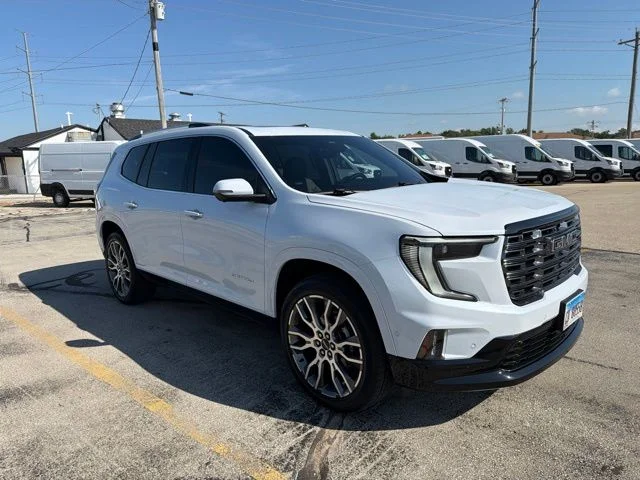Used 2026 Glacier White Tricoat GMC Denali Ultimate image 3