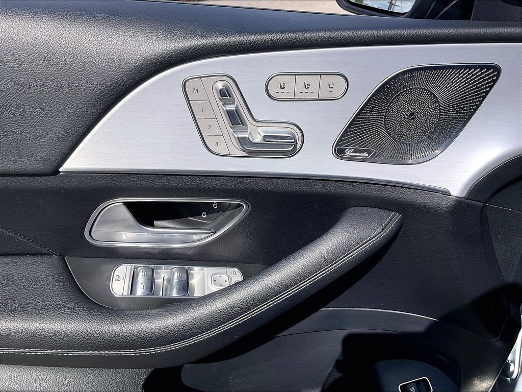 Used 2025 Cirrus Silver Metallic Mercedes-Benz GLS 450 image 40