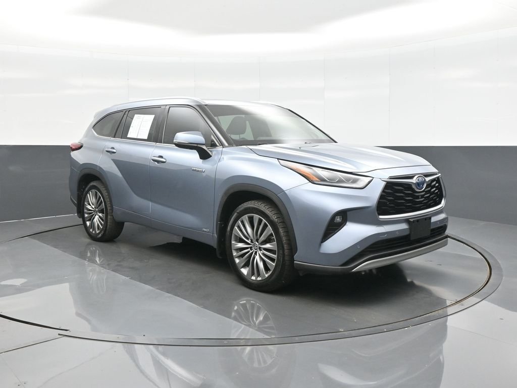 Used 2020  Toyota Platinum image 1