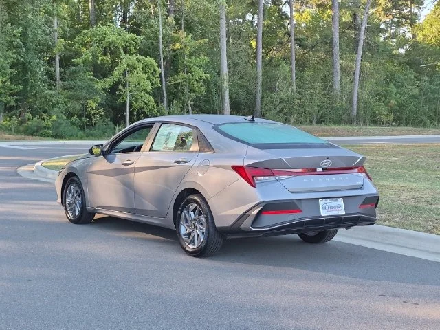 Used 2026 Silver Hyundai Blue image 11