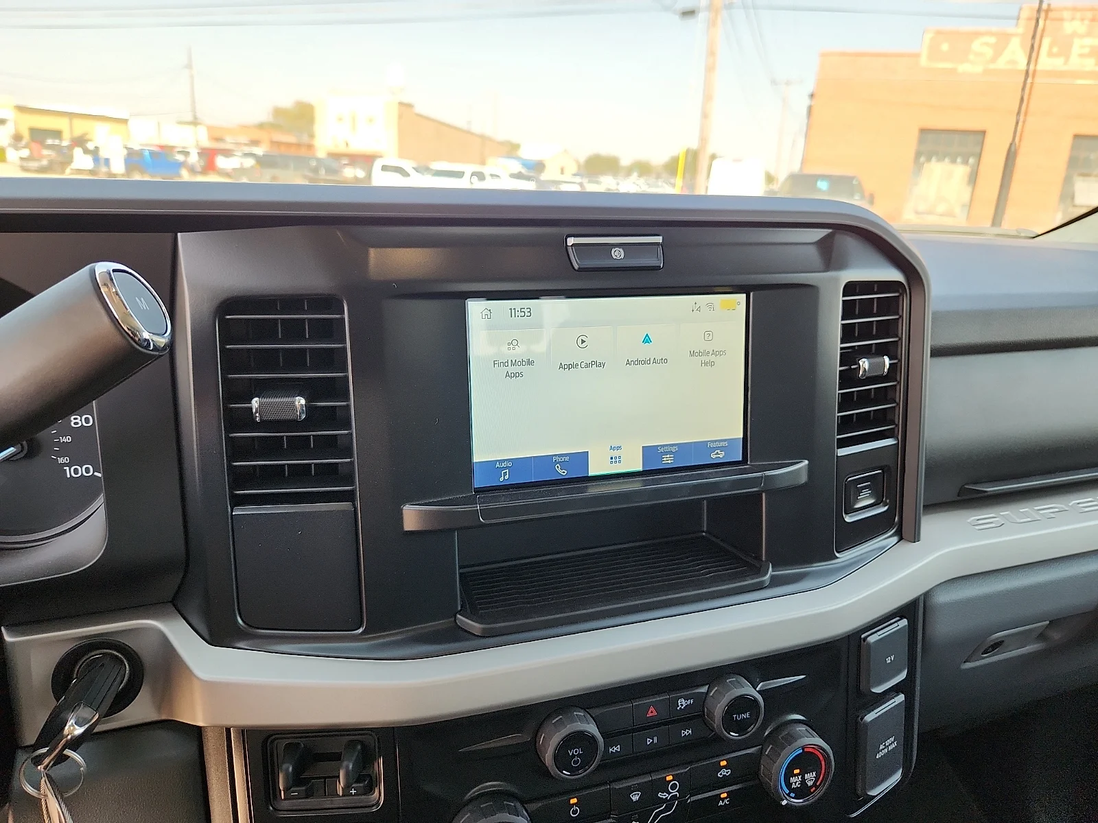 New 2027 Oxford White Ford XLT image 24