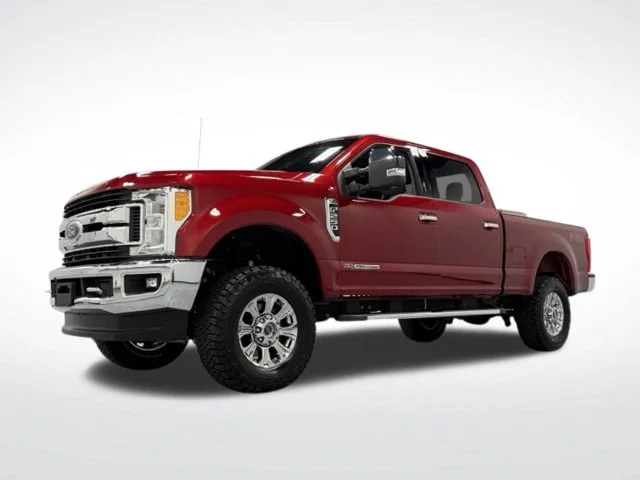 Used 2017 Red Ford XLT image 4