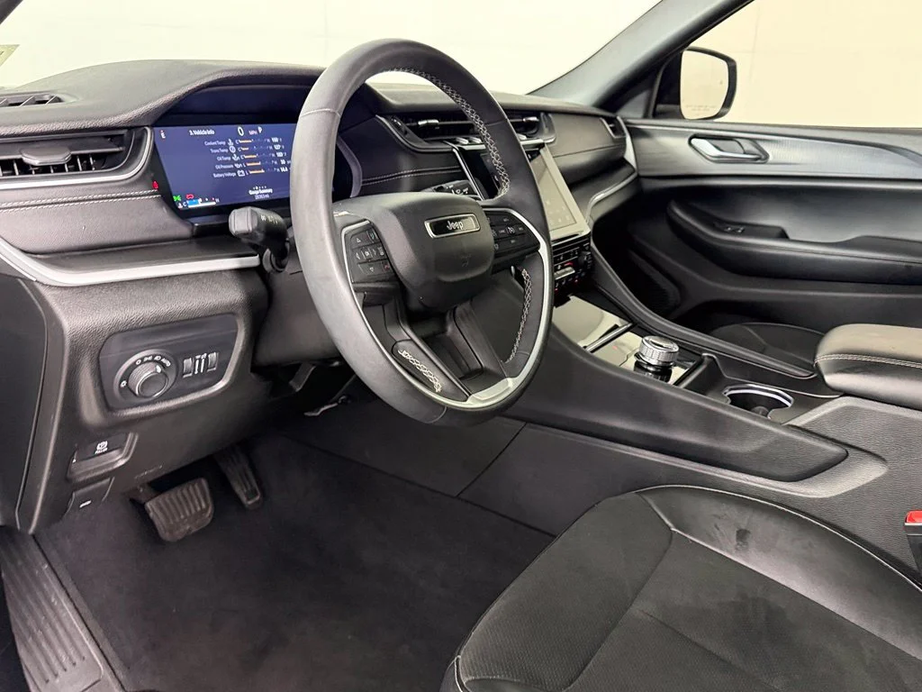 Used 2024 White Jeep Altitude X image 13