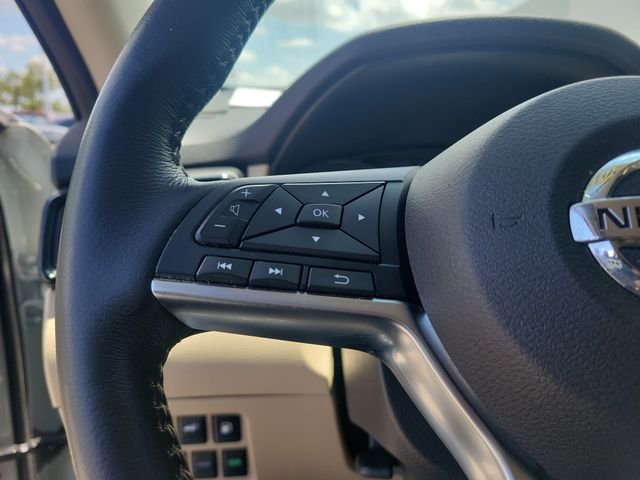 Used 2018 White Nissan SV image 21