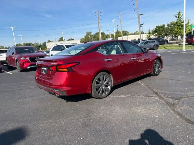Used 2019 Red Nissan 2.0 Edition ONE image 9