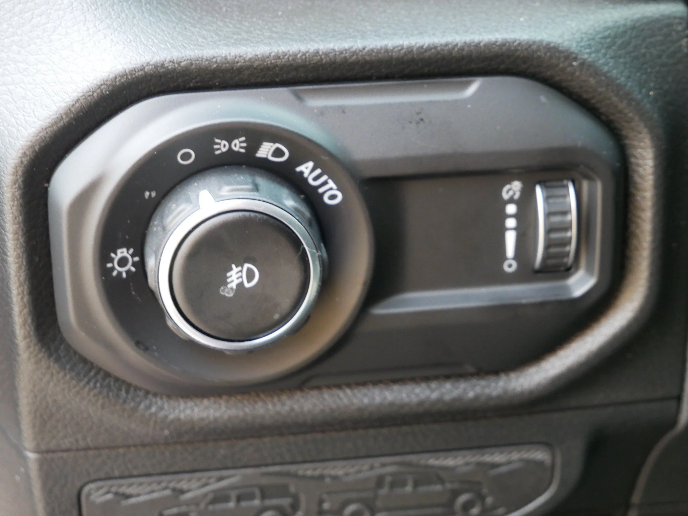 New 2026 Reign Exterior Paint Jeep Sport S image 14