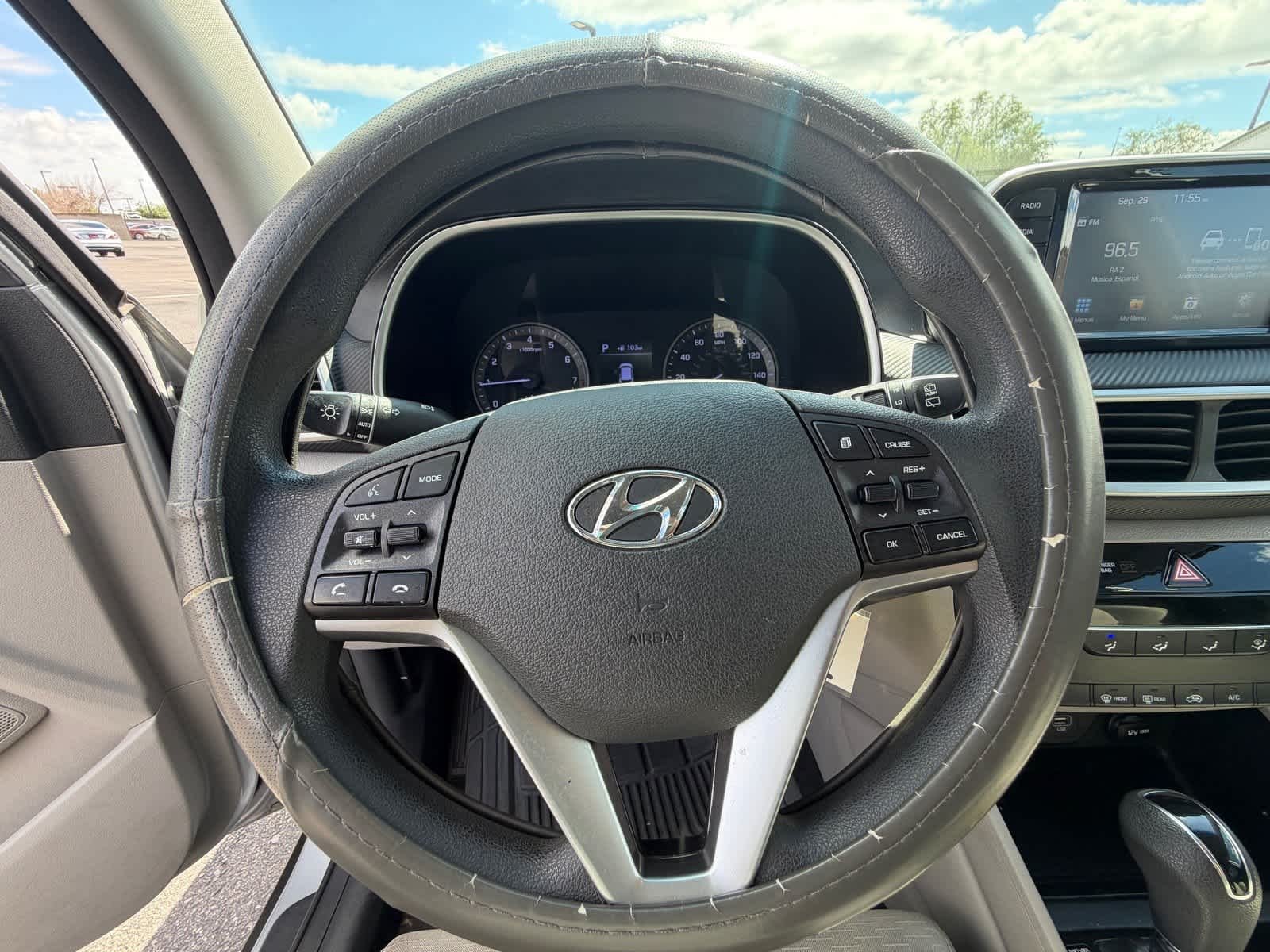 Used 2019 Molten Silver Hyundai SE image 9
