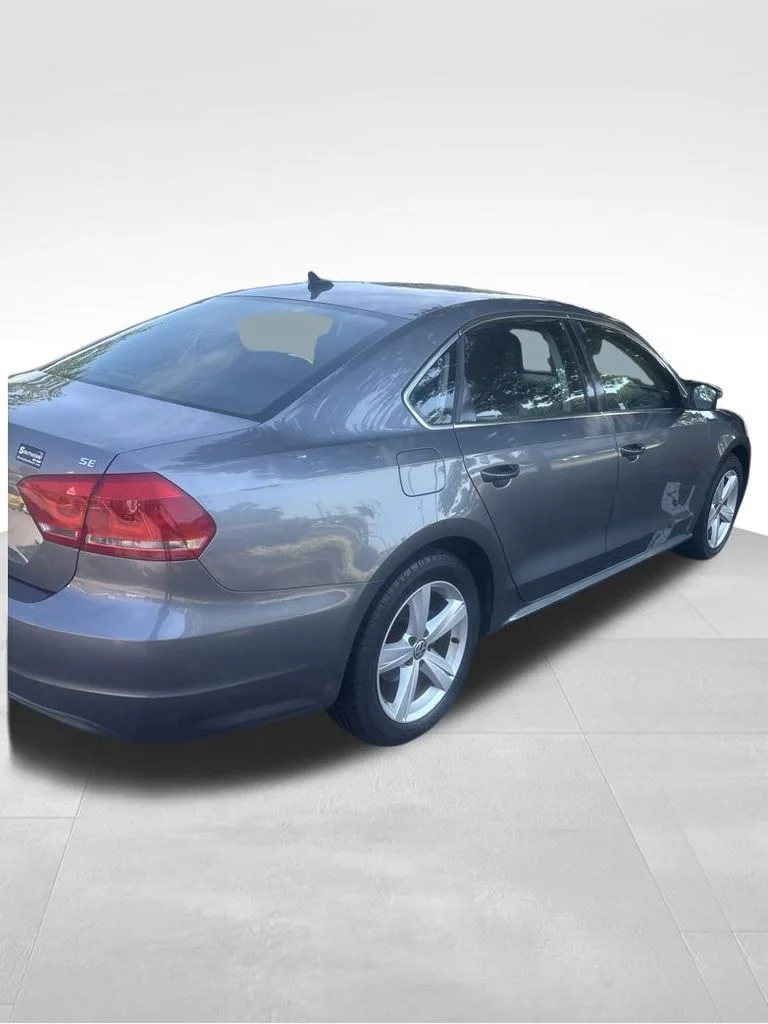 Used 2014 Gray Volkswagen 2.5 SE image 3