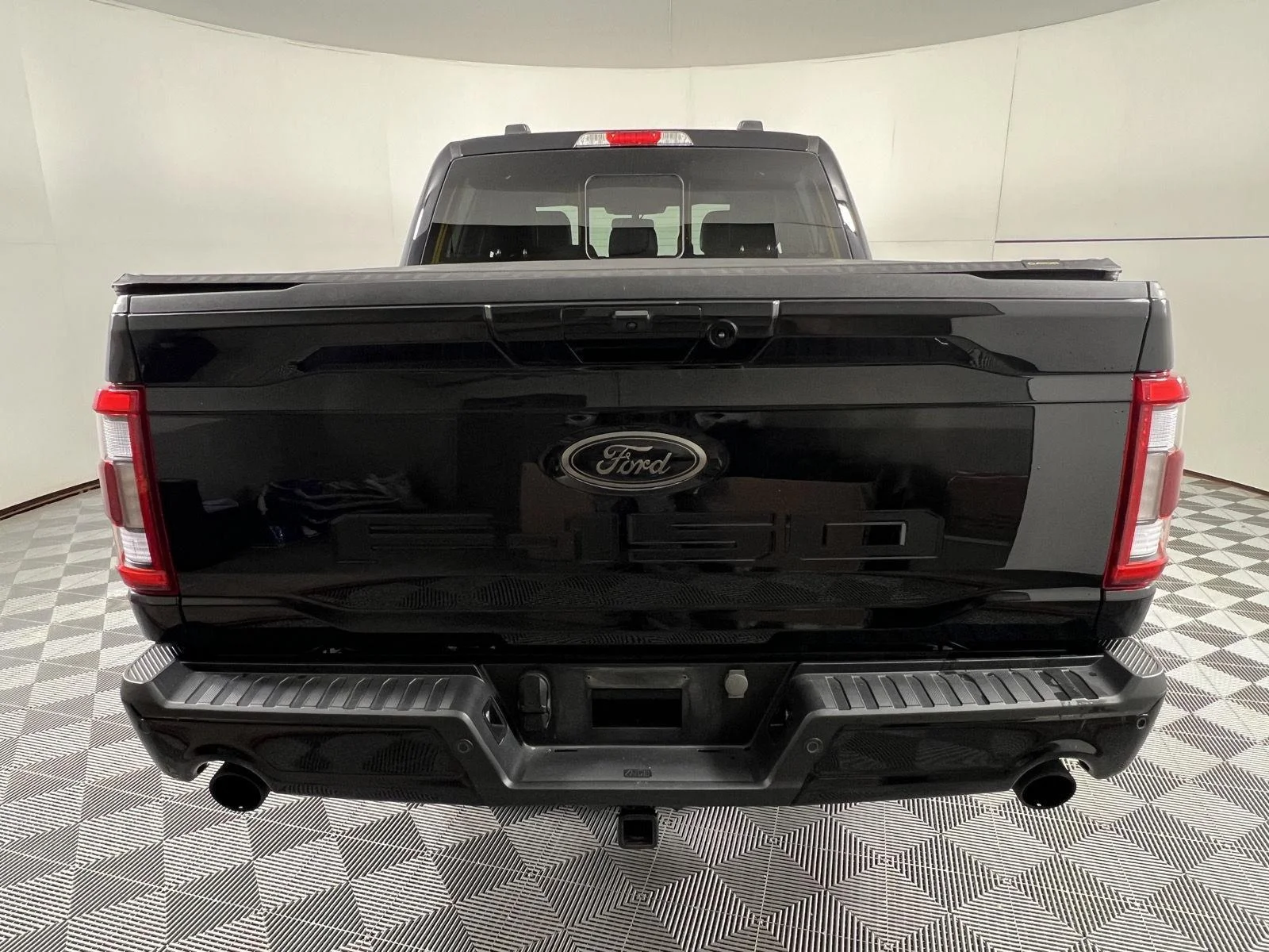 Used 2023 Agate Black Ford LARIAT image 9