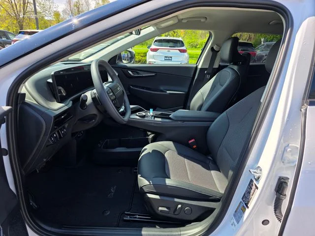 New 2026 Glacial White Pearl Kia Wind image 15