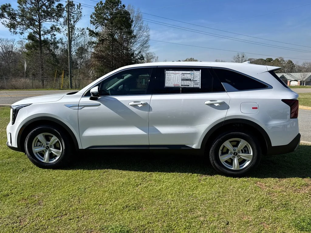 New 2026 Glacial White Pearl Kia LX image 6