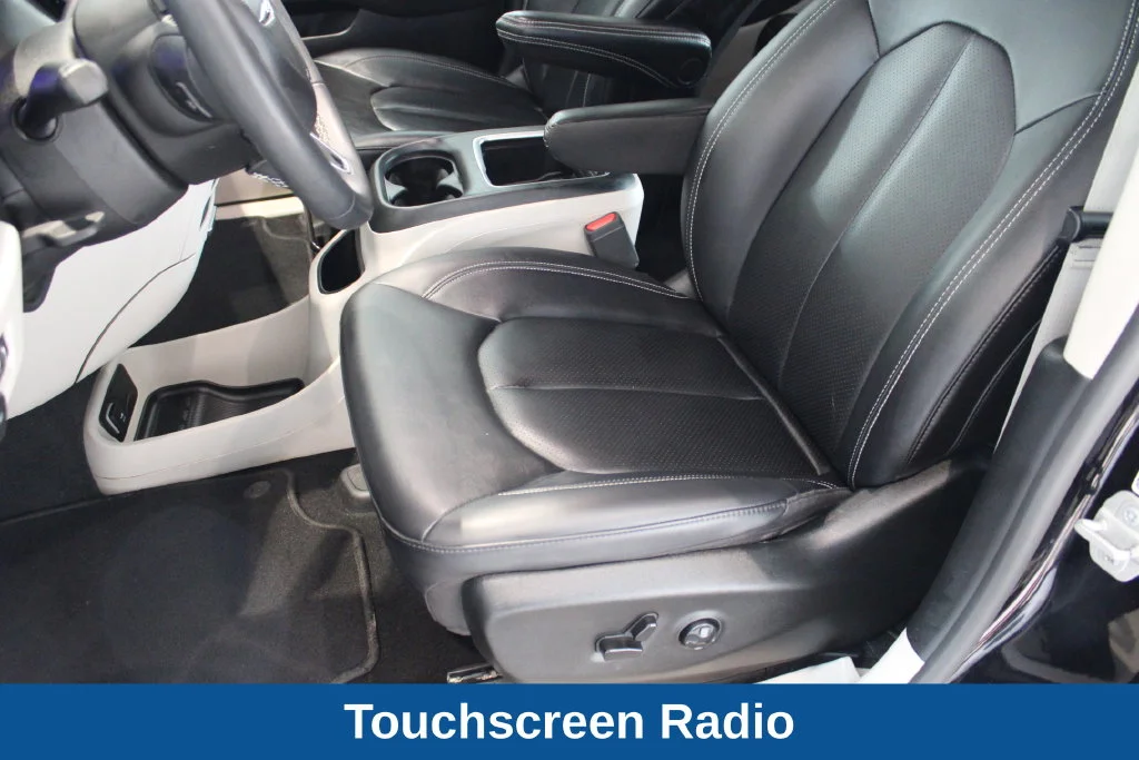 Used 2024 Black Chrysler Touring L image 11