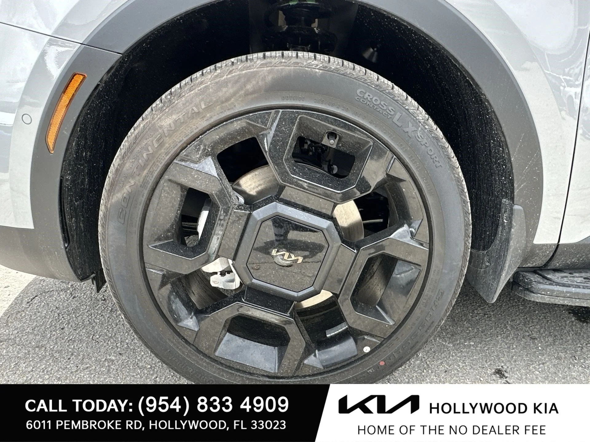 New 2025 Wolf Gray Kia  image 11