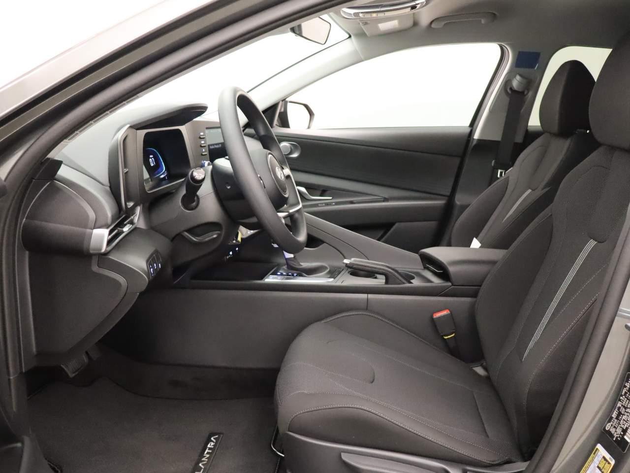 New 2026 Amazon Gray Pearl Hyundai SE image 14