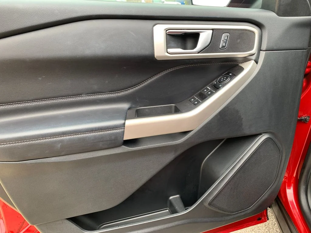 Used 2023 Red Ford XLT image 12