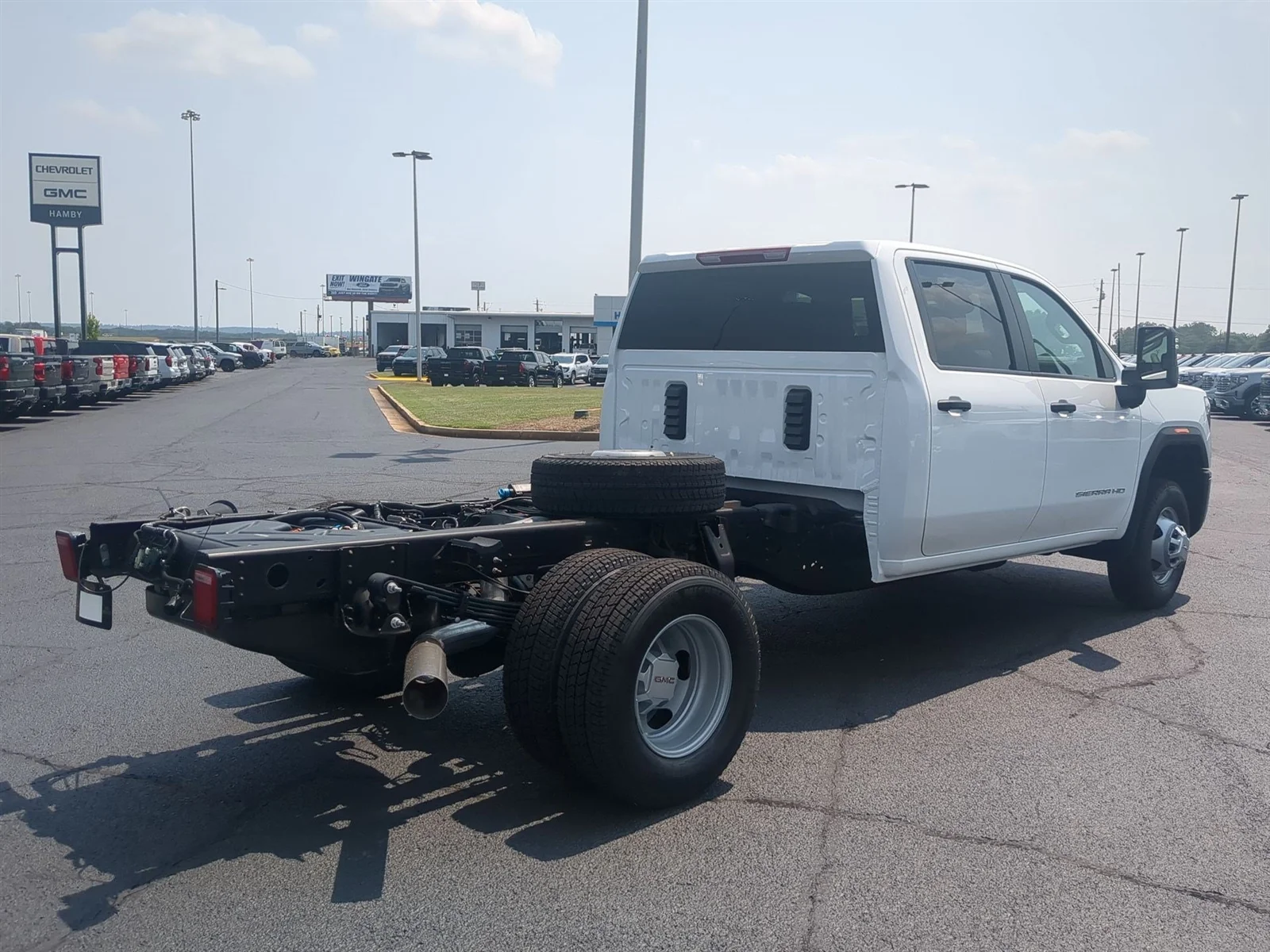 New 2026 Summit White GMC Pro image 32