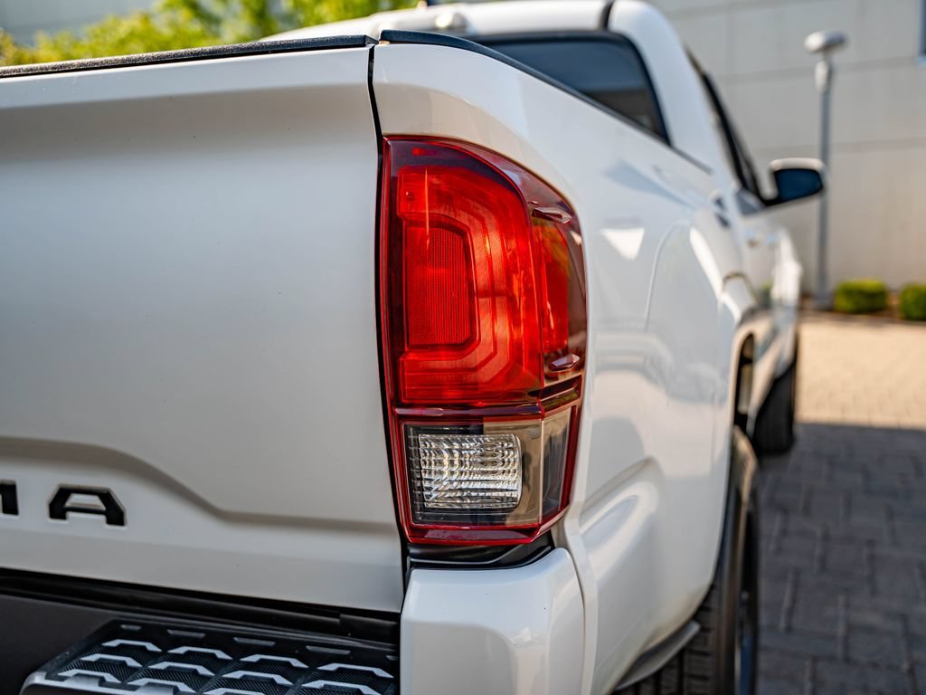 Used 2018 Super White Toyota SR image 15