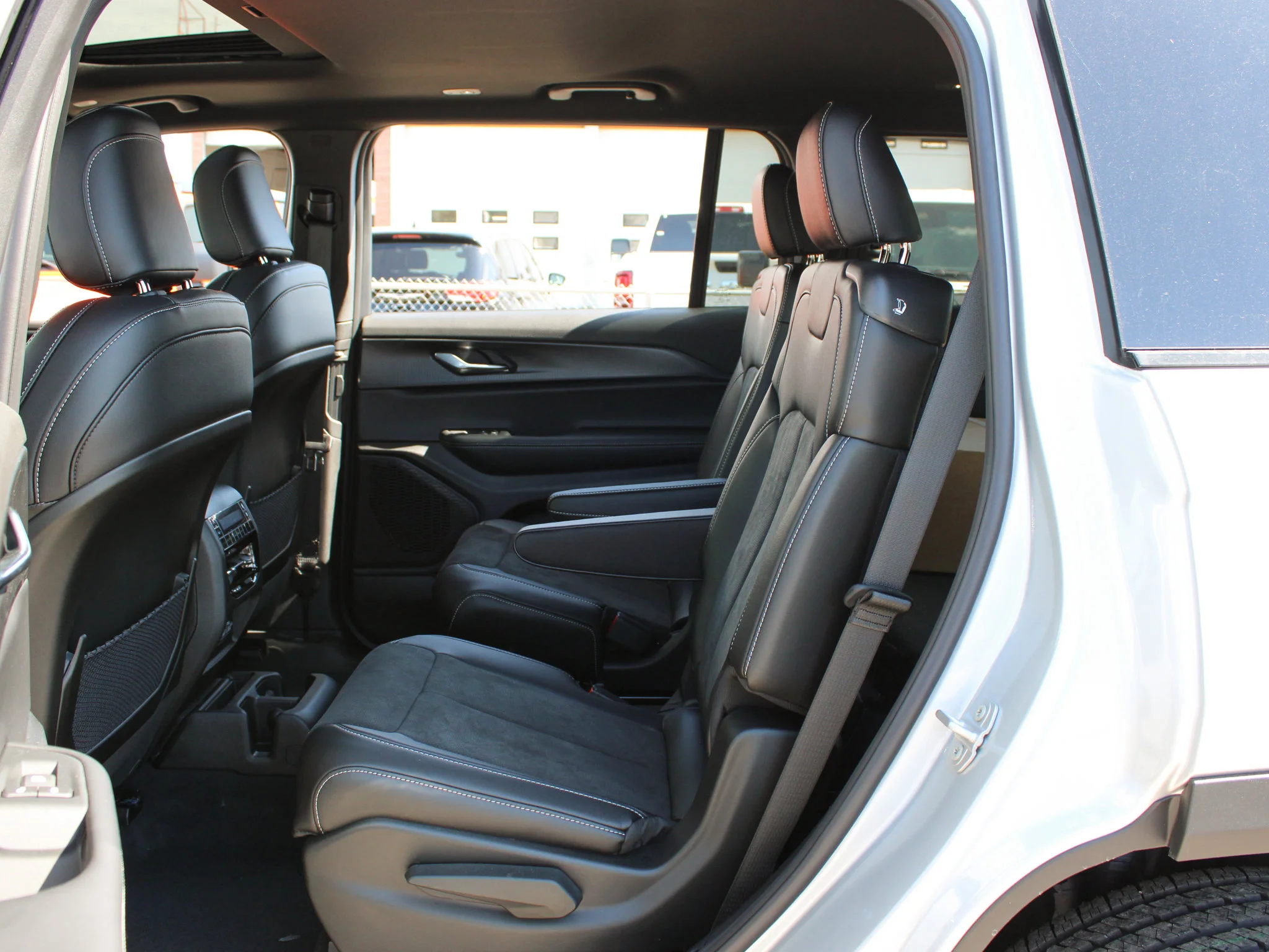New 2025 Silver Jeep Altitude* 4x4, Sunroof, Heated Leather, Remote Start image 9