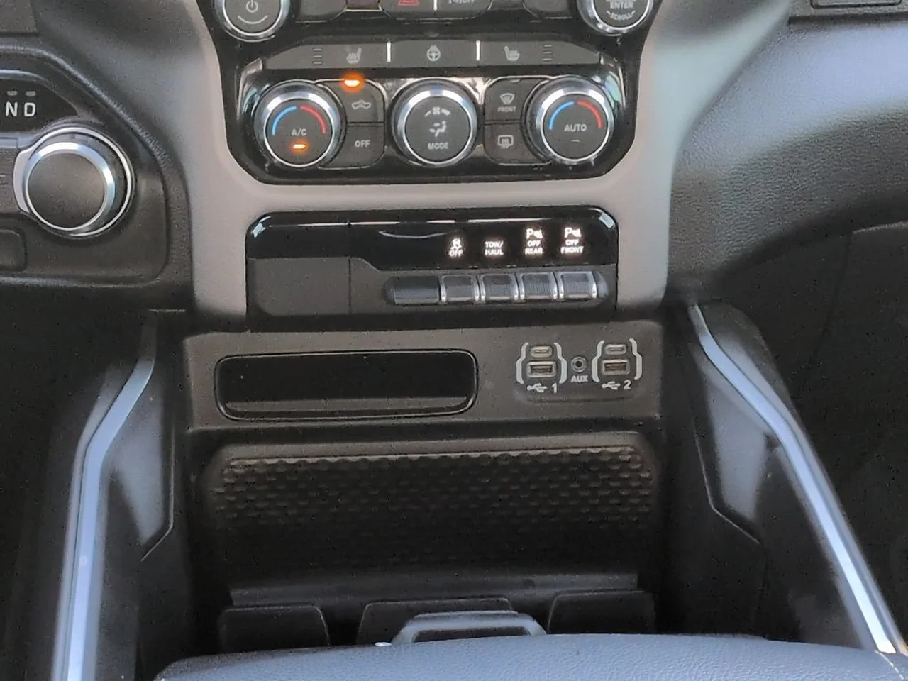 Used 2023 Diamond Black Ram Big Horn image 18