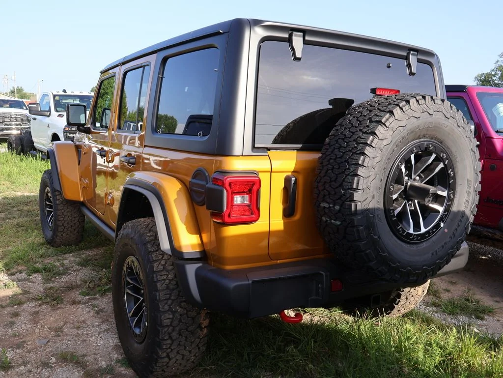 New 2026 Goldilocks Exterior Paint Jeep Rubicon image 18